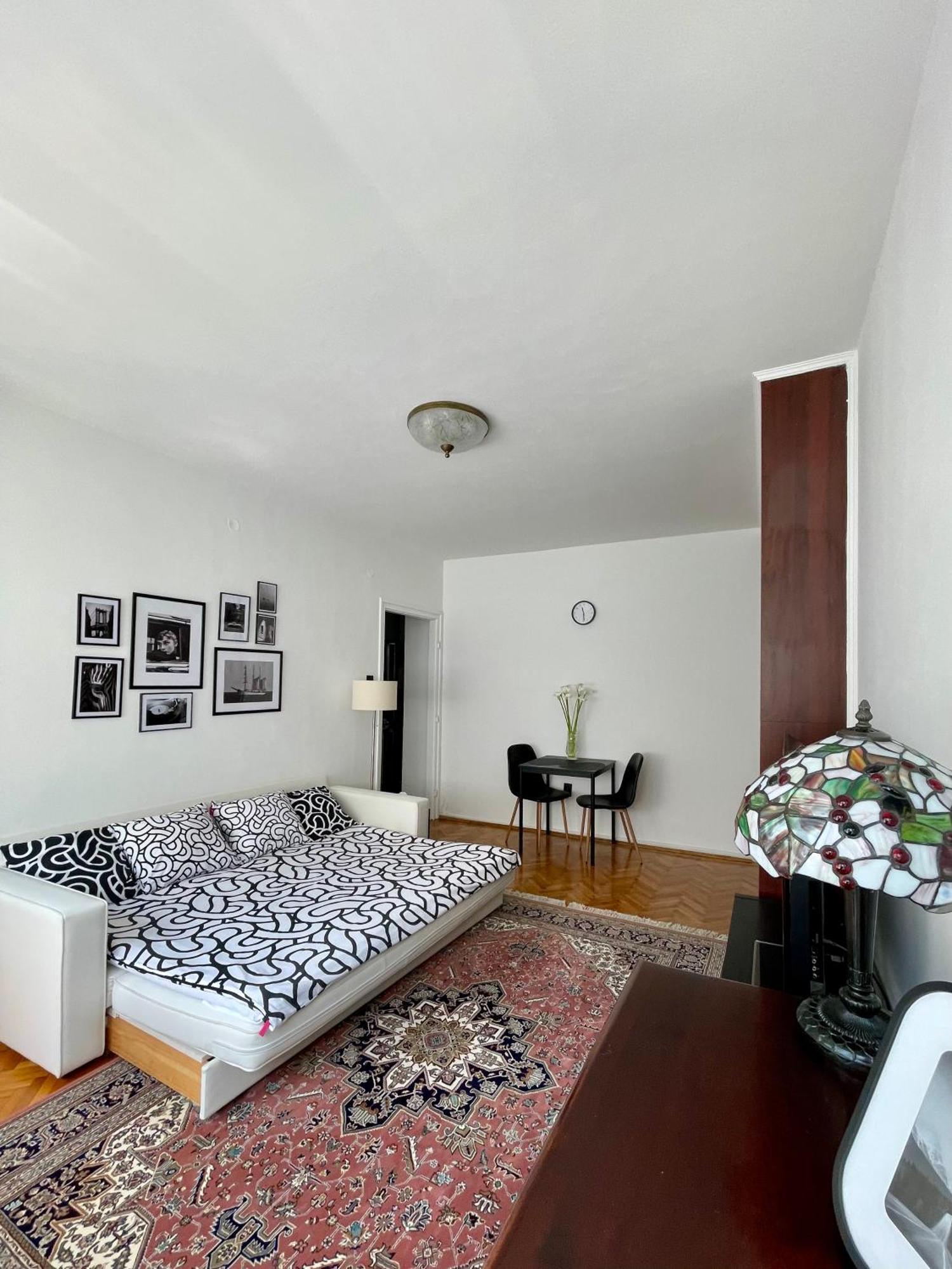 Apartment Mirochka Belgrad Exteriör bild