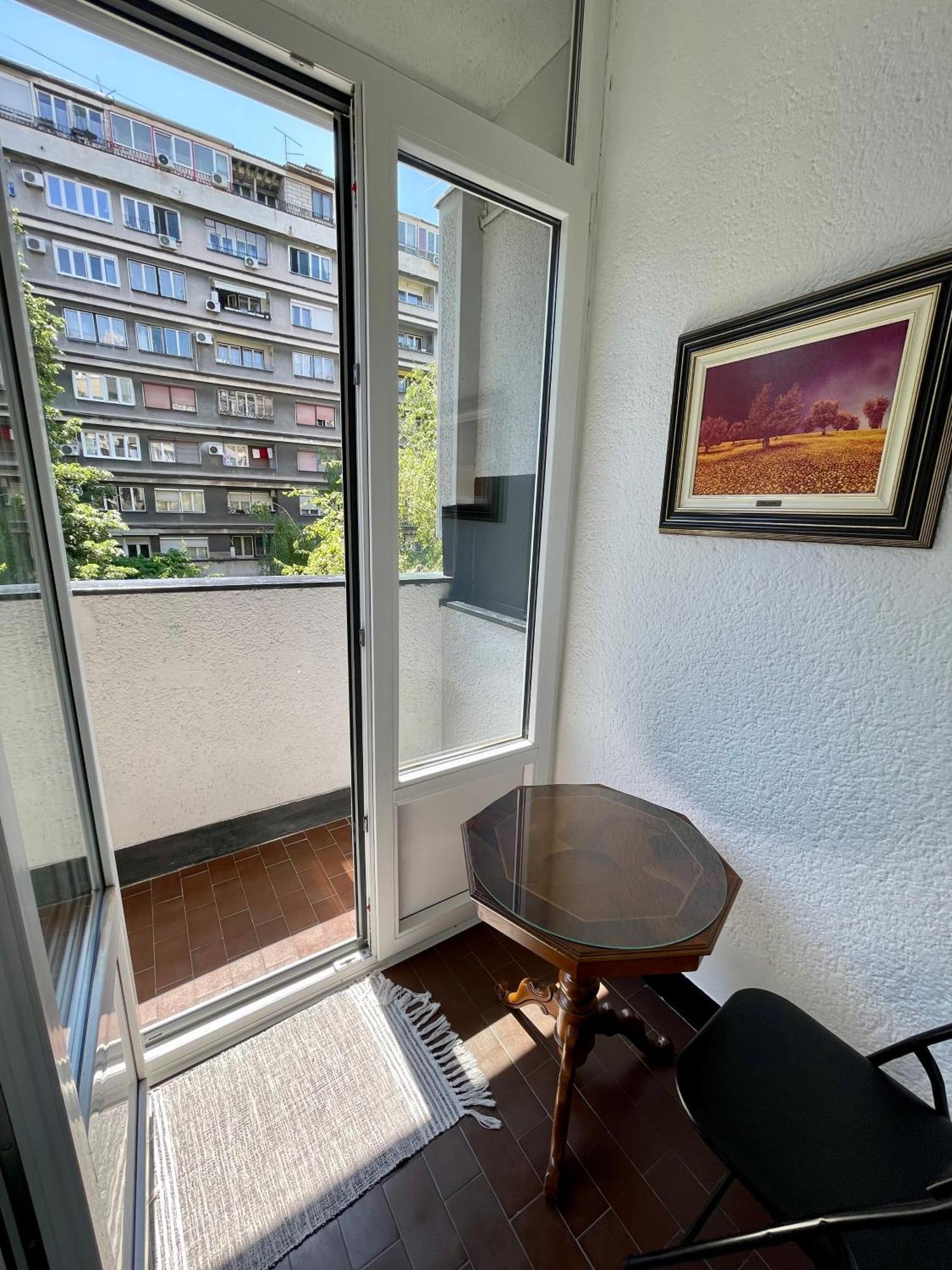 Apartment Mirochka Belgrad Exteriör bild